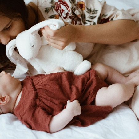 Moonie - Peluche veilleuse bébé musicale et lumineuse