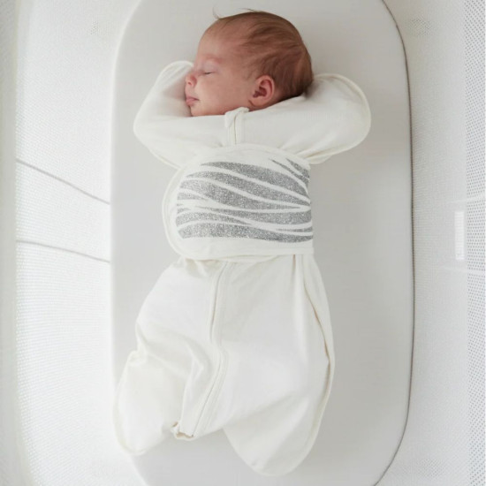 Emmaillotage bébé
