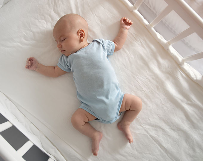 Sommeil agité bébé RGO : comment l’aider à s’apaiser pour dormir ?