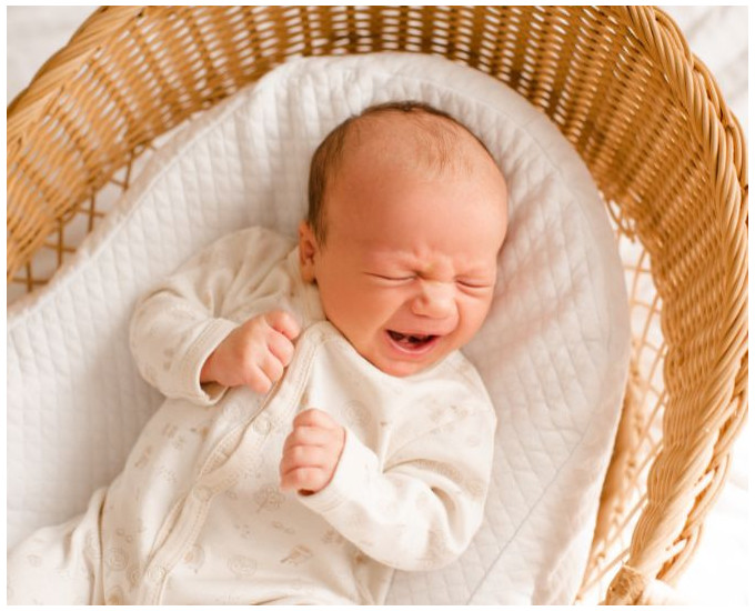 ¿Qué es la mioclonia del sueño en los bebés?