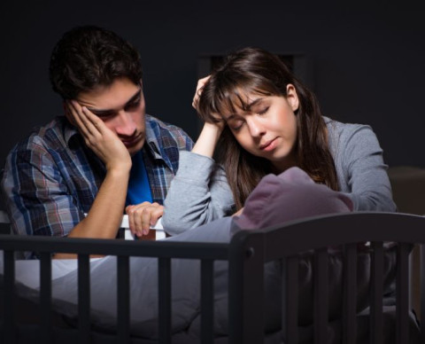 ¿Por qué mi bebé tiene dificultades para conciliar el sueño?