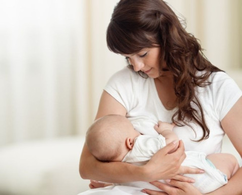 Les 9 conseils pour bien démarrer son allaitement
