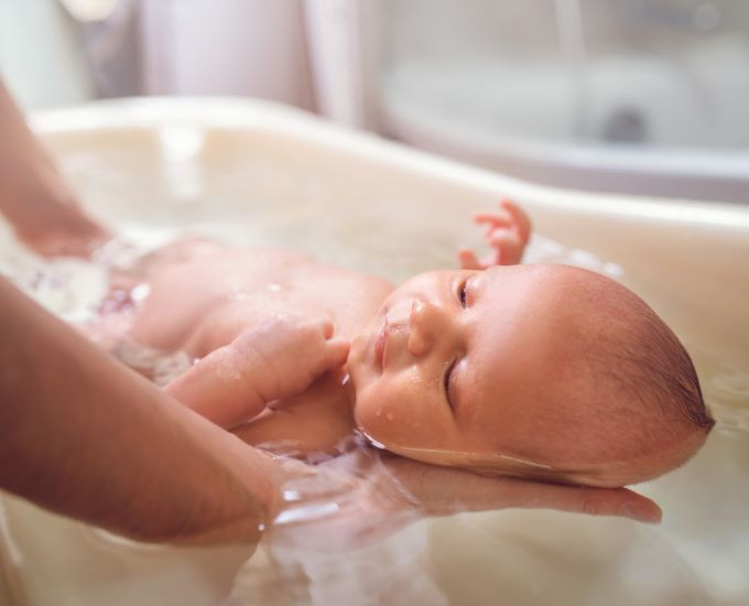 Les différents types de bain pour bébé