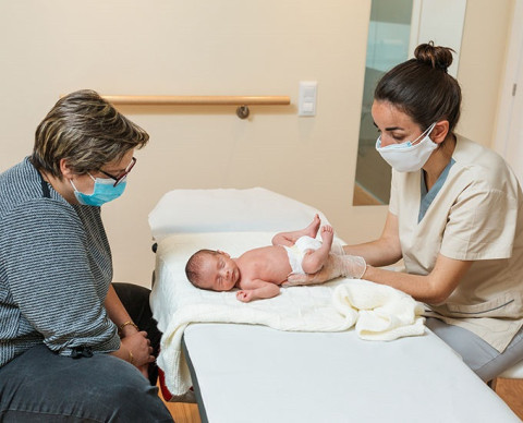Comment se passe une séance de kiné respiratoire pour bébé ?