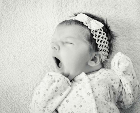 Position de sommeil de bébé : avantages et inconvénients