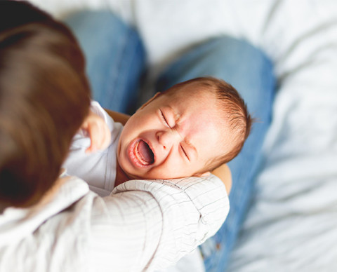 8 solutions pour calmer le sommeil agité de bébé